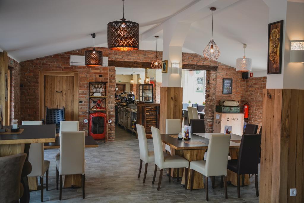 Hotel Ta Fabrika Restavracija,Pizzerija In Prenocisca Dravograd Exteriér fotografie